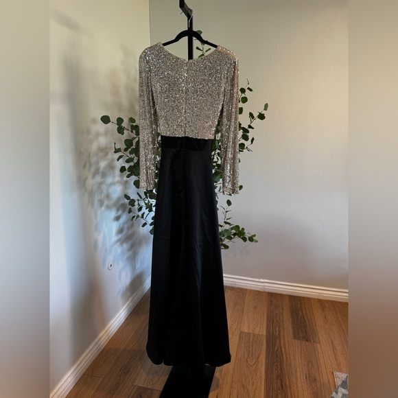 NWOT Long sleeve sequin top ballgown dress - Size 12 - Picture 5 of 6
